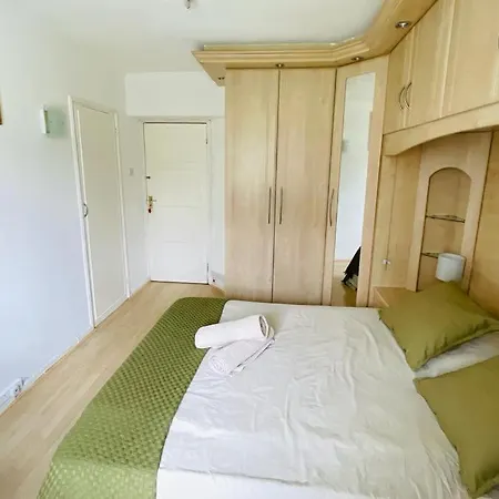 Cosy Flat Close To East Finchley Station Apartment *