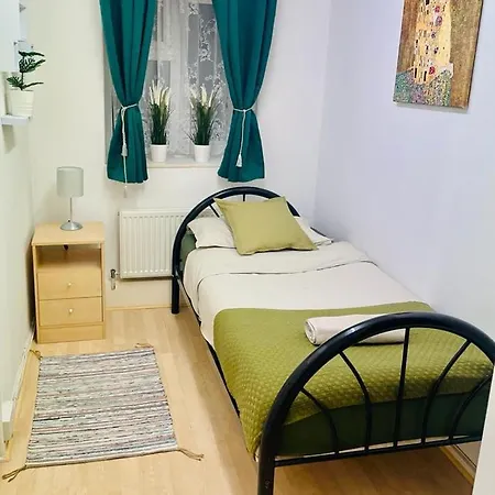 דירה Cosy Flat Close To East Finchley Station לונדון