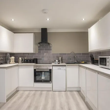 Riverside Kingston Flat 1b