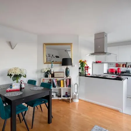 Hyde Park Rooftop Apartment *