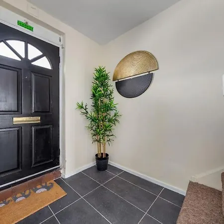Hyde Park 4 Bedroom Superior