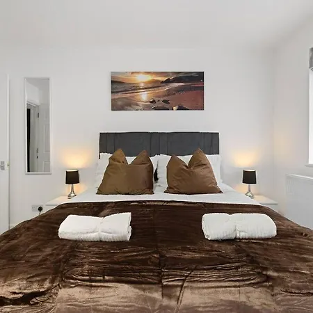 Stylish In Mill Hill Apartment