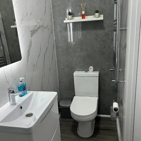 Studio Apartment Ilford