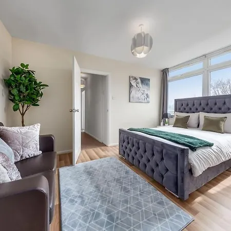Apartment Hyde Park 4 Bedroom Superior *