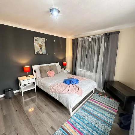 Lovely Compact Budget Flat In Central London