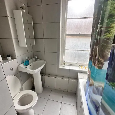 Apartment Lovely Compact Budget Flat In Central
