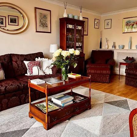 Hyde Park Great For Families 2beds & 2baths Flat Fantastic Location! Apartment