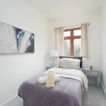Large London With Free Parking