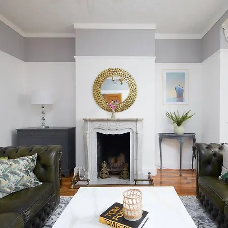 Large London With Free Parking Holiday home Winchmore Hill