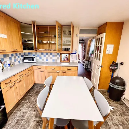 Apartment Palace - Excellent In Zone 1 *