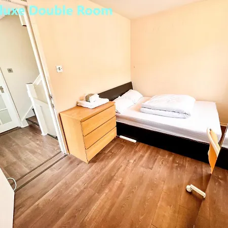 Palace - Excellent In Zone 1 * London