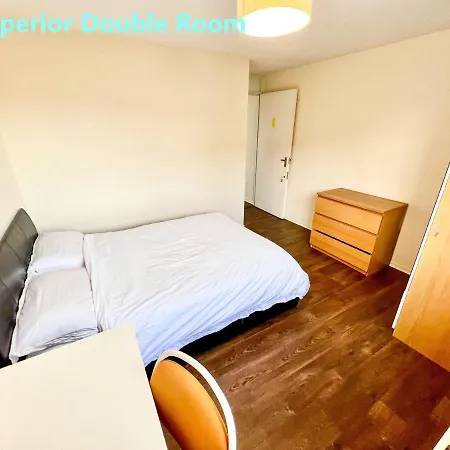 Palace - Excellent In Zone 1 London