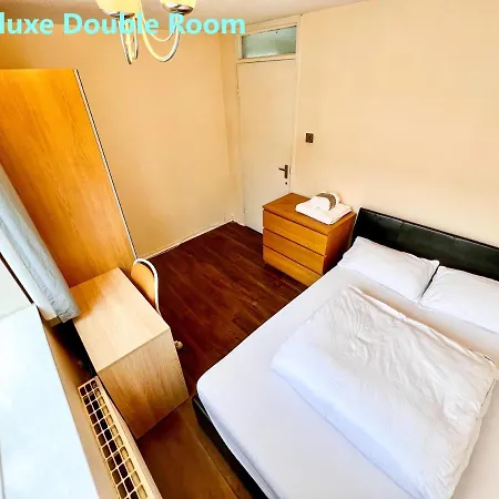 Palace - Excellent In Zone 1 London