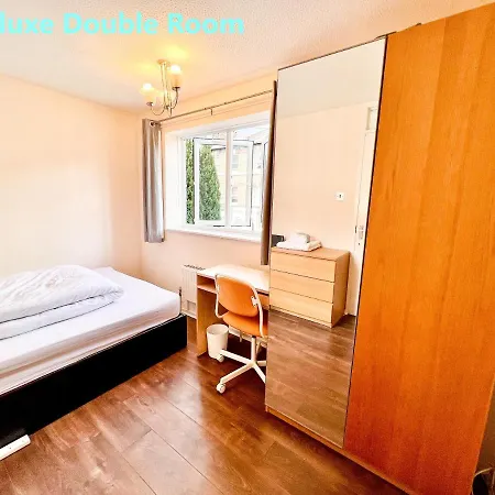 Palace - Excellent In Zone 1 London