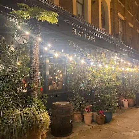 Shoreditch Cosy Flat, Next To Van Gogh Exhibition Apartment