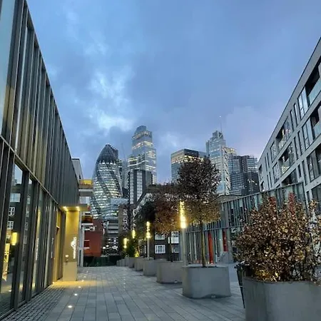 Shoreditch Cosy Flat, Next To Van Gogh Exhibition Apartment