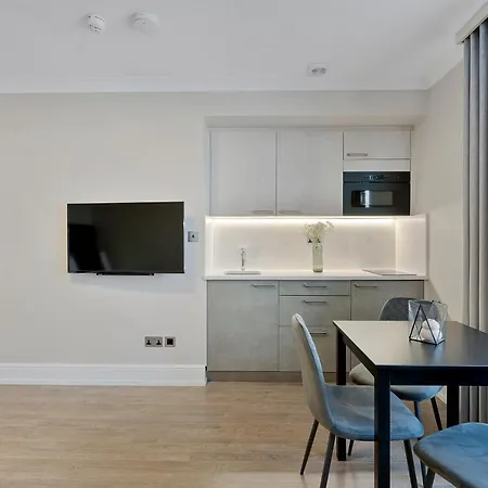 Cleveland Residences Paddington 아파트 *