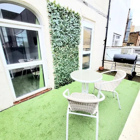 One Bedroom With A Terrace In Angel Apartment London