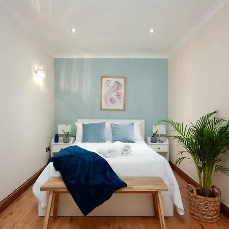 Kensington Nest Serviced House Holiday home *