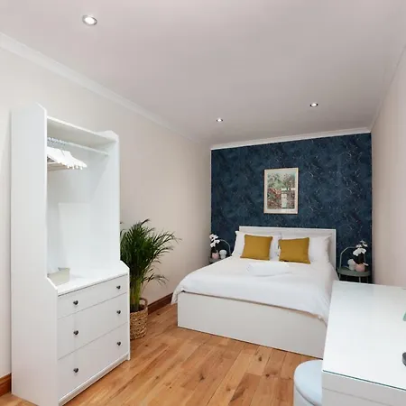 Kensington Nest Serviced House Holiday home