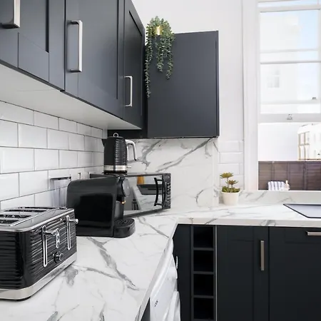 Kensington Nest Serviced Town House * London