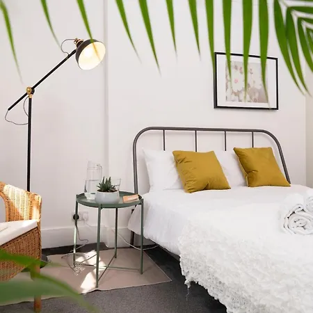 Kensington Nest Serviced Town House Holiday home London