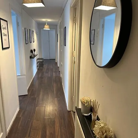 アパート Lovely 2bedroom 4mins From Wimbledon Station *