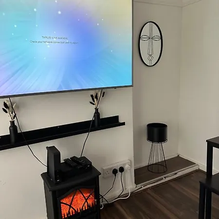 Lovely 2bedroom 4mins From Wimbledon Station ロンドン