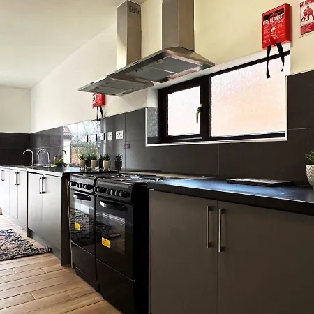 Grand Suites Near Heathrow