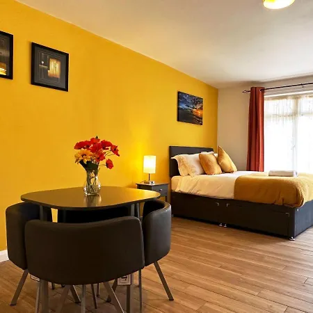 Grand Suites Near Heathrow