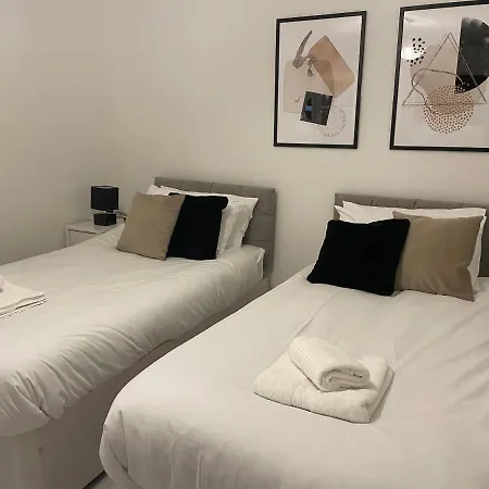 Stylish 1 Bedroom Close To Tooting Bec Station *