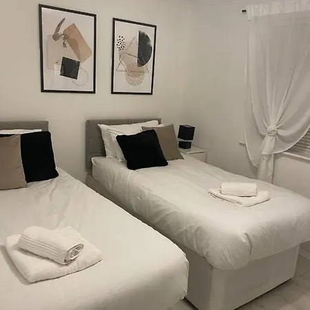 Stylish 1 Bedroom Close To Tooting Bec Station * London