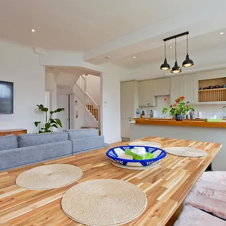 4 Bed Duplex Garden Views London