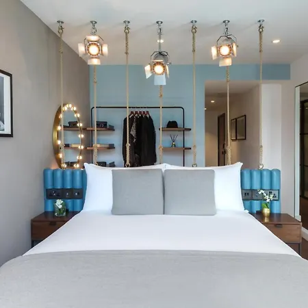 Indigo - - 1 Leicester Square, An Ihg 4* Londra