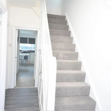 4 Bedroom House In East * London