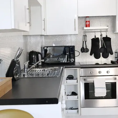 Garland Modern Apartment London