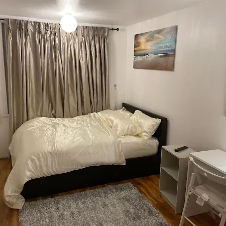 Two Bedroom Flat In Greenwich Near The 02 Apartment London