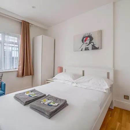Private - Wardour Street - Berwick Street Apartment London