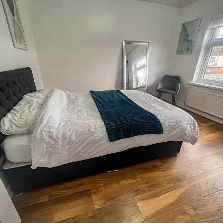 Swanky Townhouse In The Heart Of East Holiday home *