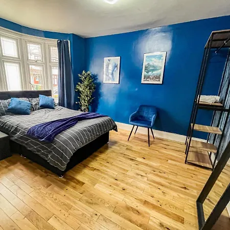 Swanky Townhouse In The Heart Of East * London