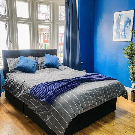 Swanky Townhouse In The Heart Of East Holiday home *