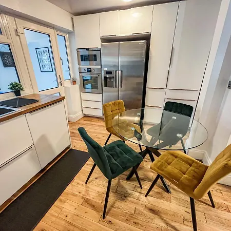 Holiday home Swanky Townhouse In The Heart Of East London
