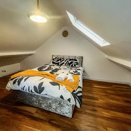 Holiday home Swanky Townhouse In The Heart Of East