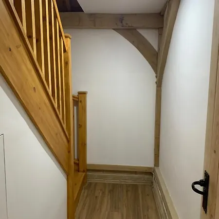 Little Barn Ideal For Short Apartment Bexley