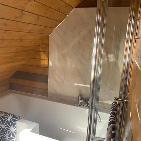 Little Barn Ideal For Short Apartment