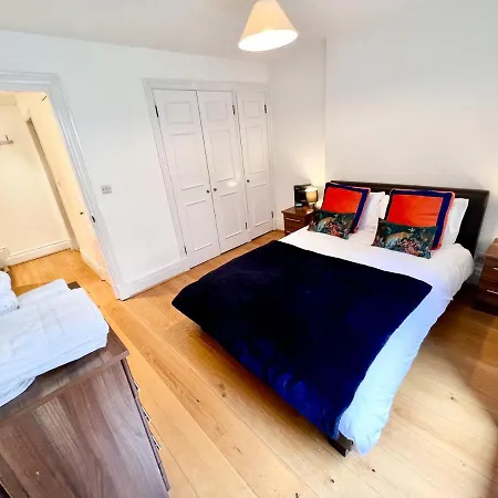 Deluxe Entire Between Covent Garden And St Pauls Cathedral Apartment London