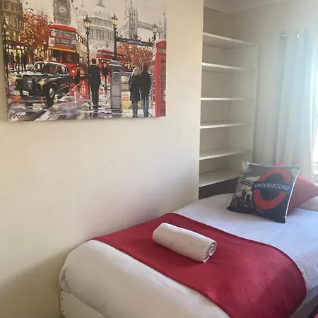 Brenda's -elephant & Castle