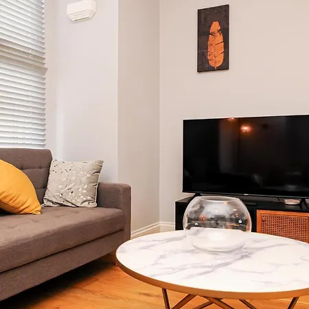 Luxury 5 Star - Parking, Garden, Nr Greater Metro Stations