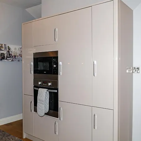 Apartment Luxury 5 Star - Parking, Garden, Nr Greater Metro Stations *