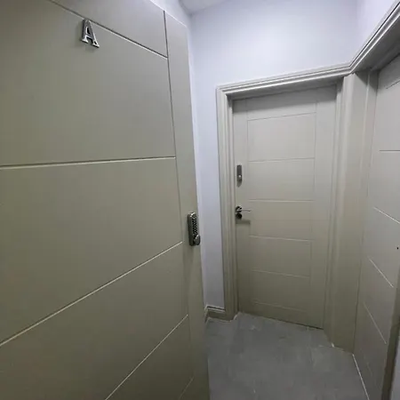 Apartment 424 Edgwar Road *